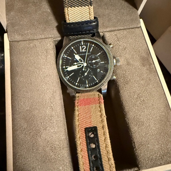 Burberry men’s watch 42mm - Picture 2 of 4